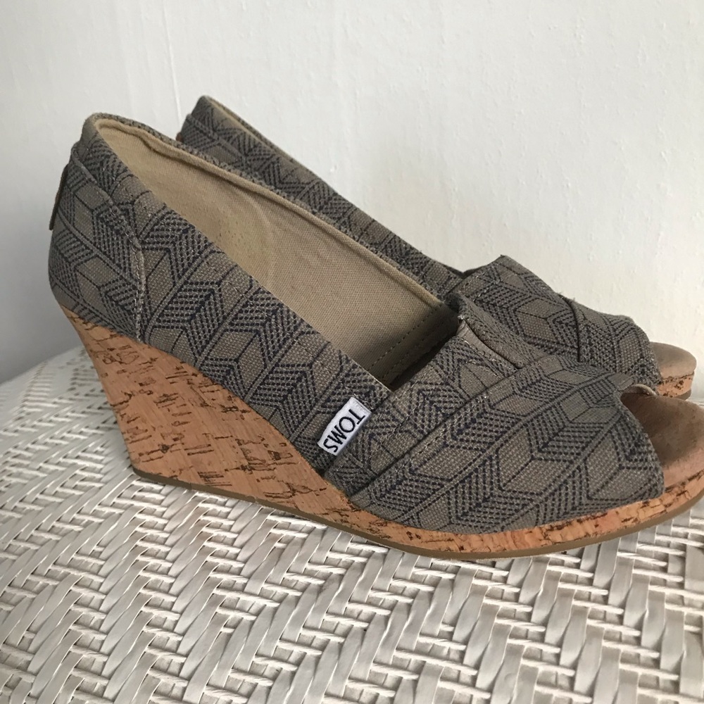 TOMS Canvas Peep-toe Wedges